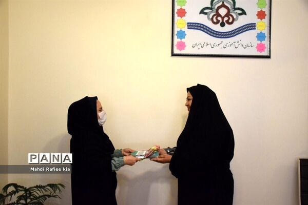 تبریک دانش آموزان خبرنگار خبرگزاری پانا، به مناسبت روز خبرنگار  به خبرنگاران  آذربایجان شرقی