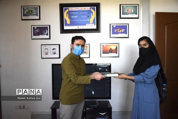 تبریک دانش آموزان خبرنگار خبرگزاری پانا، به مناسبت روز خبرنگار  به خبرنگاران  آذربایجان شرقی