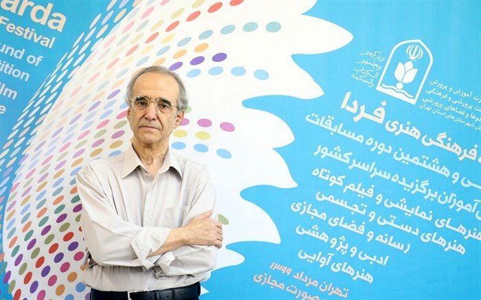 تئاتر دنیای عمیق و گسترده‌ای را برای دانش‌آموزان ترسیم می کند