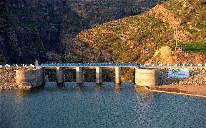 برنامه دولت برای توسعه آب و خاک غرب کشور