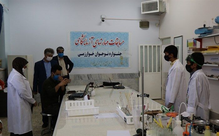 رقابت دانش آموزان فیروزه ای در جشنواره نوجوان خوارزمی