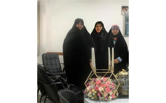 سید مومن:همسران آزادگان،همانندهمسران شهدا الگوی جهانی صبر هستند