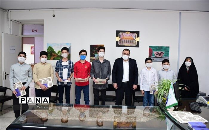 قدردانی از برگزیدگان استانی مسابقات قرآن و عترت و نماز دانش آموزی منطقه ۱۱