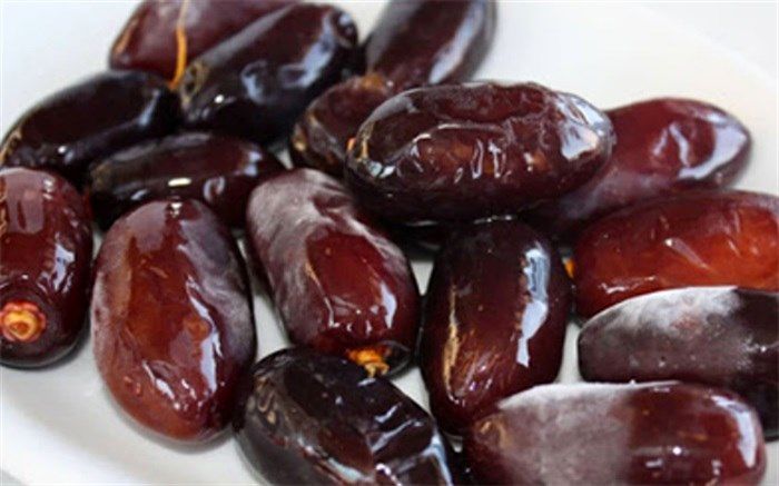 برای پیشگیری از ابتلا به بیماری کرونا رطب و خرما را قبل از مصرف بشویید