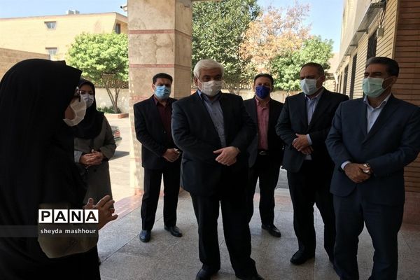 بازدید از روند ثبت نام و بازگشایی مدارس آموزش و پرورش ناحیه یک شهرری