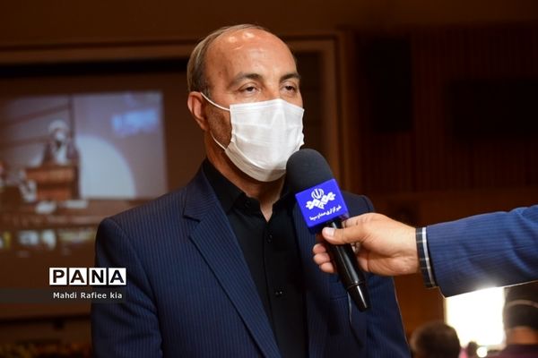 برگزارى مراسم روز پزشک جهت قدردانى از پزشکان فعال بخش‌هاى کرونایى آذربایجان شرقى