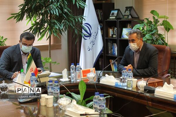 دیدار نمایندگان مجلس دانش‌آموزی مازندران با استاندار