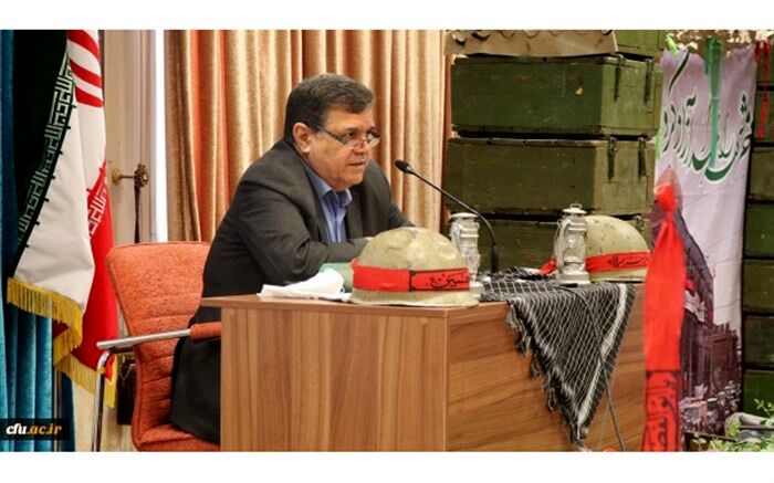 خنیفر: دانشگاه‌های معتبر کشور ممکن است بتوانند بهترین متخصص را تربیت کنند ولی  نمی‌توانندمعلم تربیت کنند