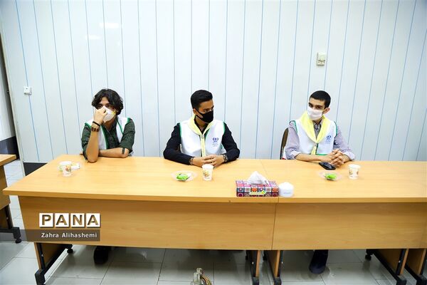 تجلیل از خبرنگار دانش‌آموزان پانای شهر تهران