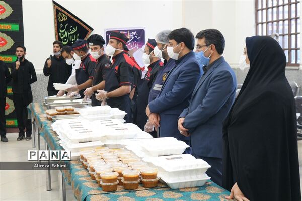 افتتاح آشپزخانه توزیع غذای گرم میان خانواده‌های نیازمند آسیب دیده از کرونا