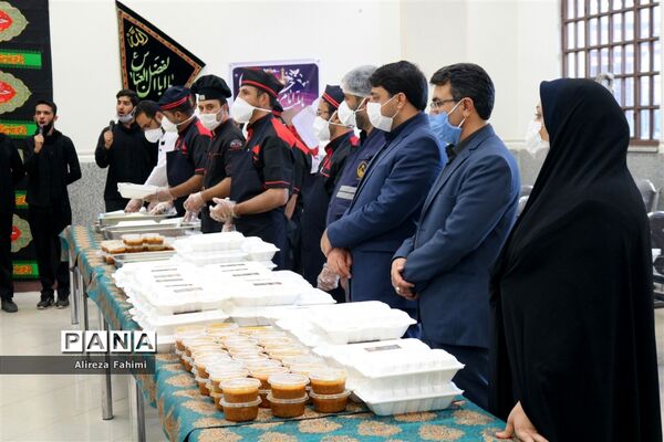 افتتاح آشپزخانه توزیع غذای گرم میان خانواده‌های نیازمند آسیب دیده از کرونا
