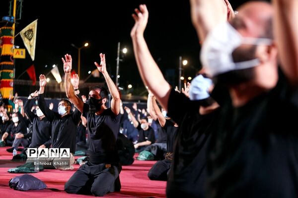 عزاداری حسینی در هیئت ریحانه‌الحسین