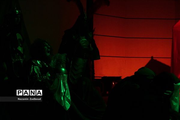 اجرای نمایش حنای خون