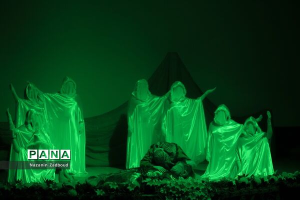 اجرای نمایش حنای خون