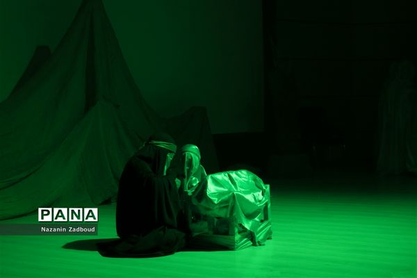 اجرای نمایش حنای خون