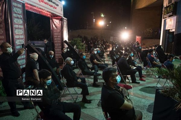تجمع حسینی اهالی رسانه و فرهنگ، شب عاشورا در محوطه باز فرهنگ‌سرای رسانه