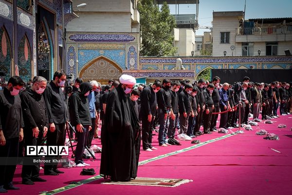 عزاداری ظهر عاشورای حسینی در امام زاده صالح (ع)