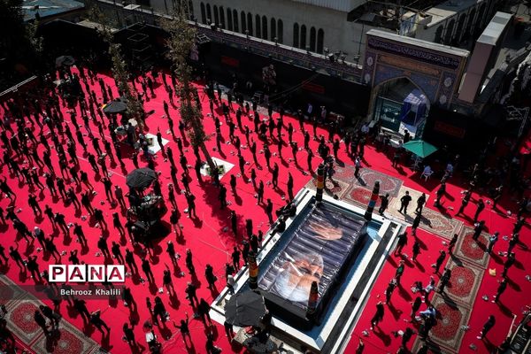 عزاداری ظهر عاشورای حسینی در امام زاده صالح (ع)