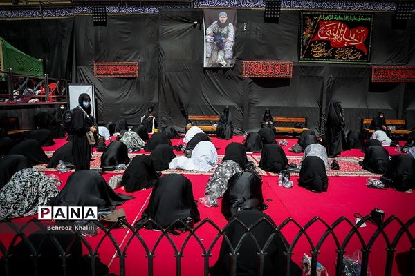 عزاداری ظهر عاشورای حسینی در امام زاده صالح (ع)