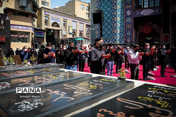 عزاداری ظهر عاشورای حسینی در امام زاده صالح (ع)