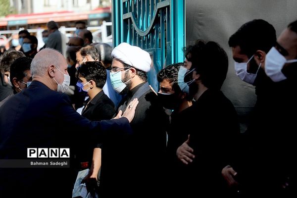 تشییع پیکر حجت الاسلام روح الله حسینیان