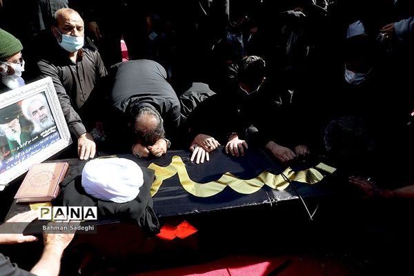 تشییع پیکر حجت الاسلام روح الله حسینیان