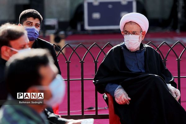 تشییع پیکر حجت الاسلام روح الله حسینیان