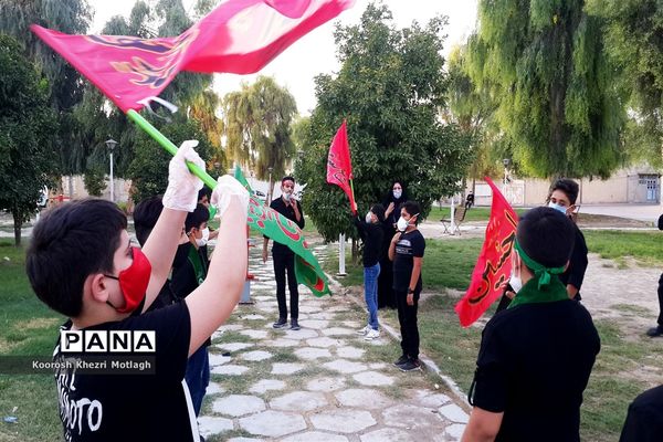 اجرای  مراسم احلی من العسل توسط دانش‌آموزان  به صورت خیابانی در شهرستان کازرون