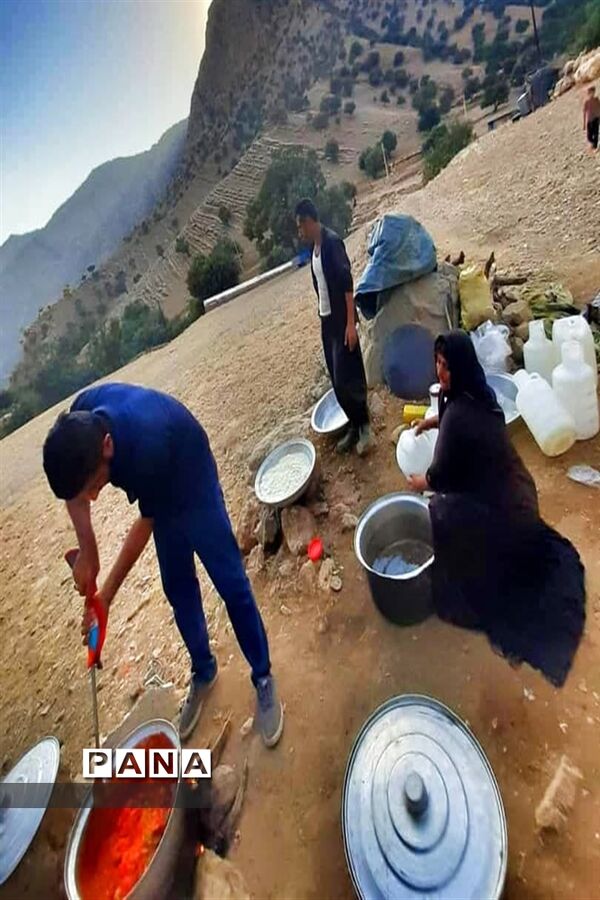 مراسم  ایام محرم در بین عشایر بختیاری توسط گروه جهادگران شهرستان امیدیه