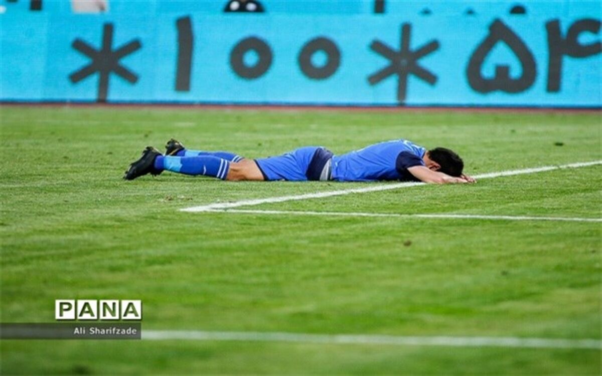 غزل خداحافظی فرهاد مجیدی تلخ شد؛  جام قهرمانی به تراکتور رسید