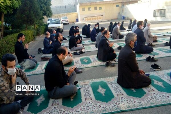 مراسم قرائت زیارت عاشورا در اداره آموزش و پرورش اسلامشهر