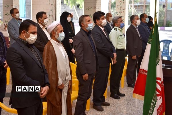 نواختن زنگ آغاز سال تحصیلی جدید درمدارس بهاباد