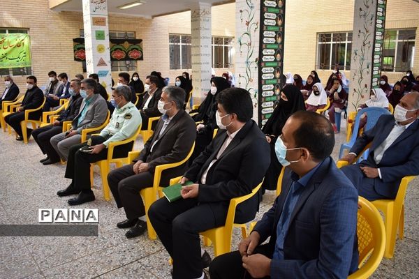 نواختن زنگ آغاز سال تحصیلی جدید درمدارس بهاباد
