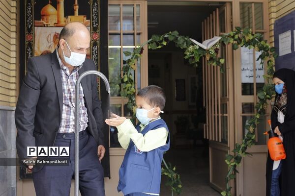 آیین بازگشایی مدارس منطقه ۱۲