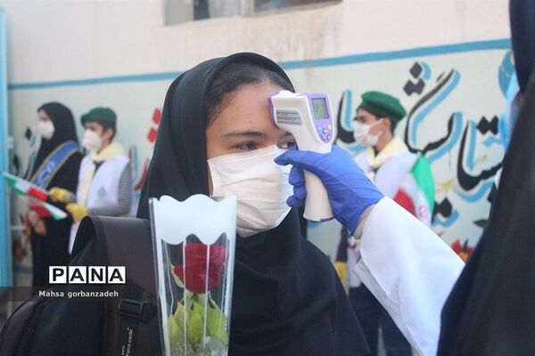 نماینده ولی فقیه در استان آذربایجان شرقی در آیین بازگشایی مدارس در سال 1400-1399