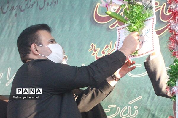 نماینده ولی فقیه در استان آذربایجان شرقی در آیین بازگشایی مدارس در سال 1400-1399