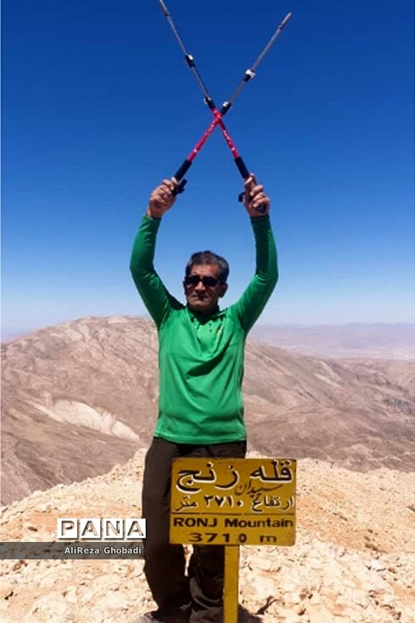 صعود به قله رُنج توسط فرهنگیان فارس