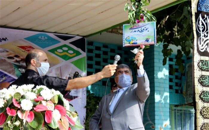 ضرورت تقویت ارتباط عاطفی بین معلمان و دانش‌آموزان با حمایت والدین