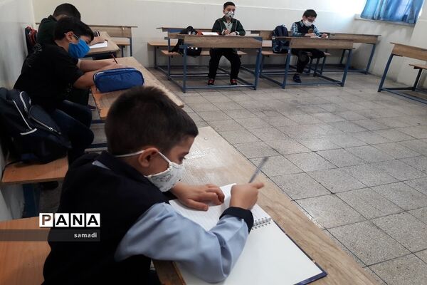 اولین دیدار معلم و دانش آموز در شرایط کرونایی