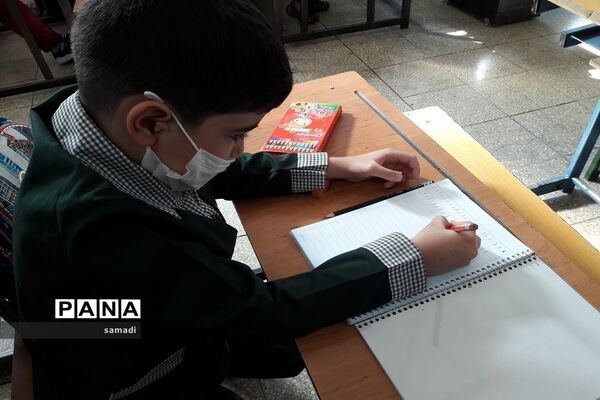 اولین دیدار معلم و دانش آموز در شرایط کرونایی