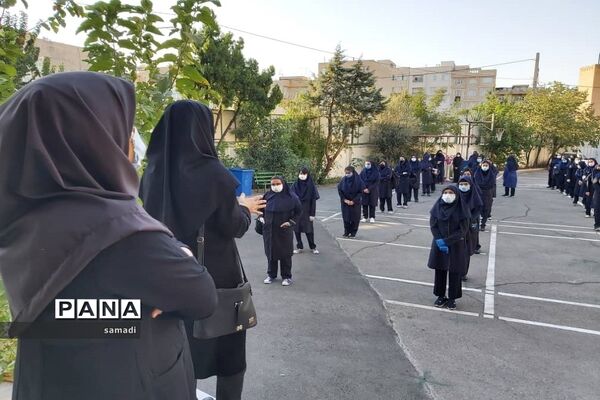 اولین دیدار معلم و دانش آموز در شرایط کرونایی