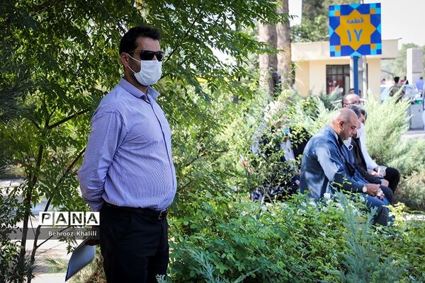 مراسم گلباران مزار شهدای هفدهم شهریور