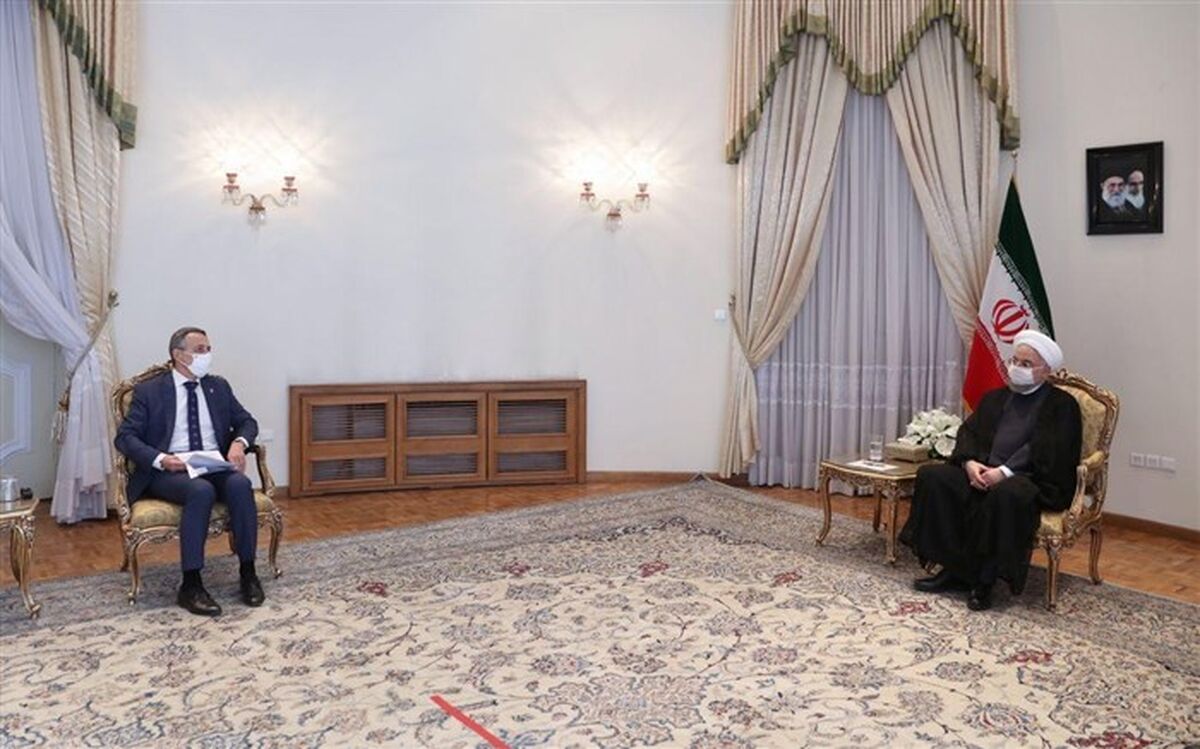 روحانی: مردم ایران در برابر گردن‌کشی و قلدری تسلیم نخواهد شد