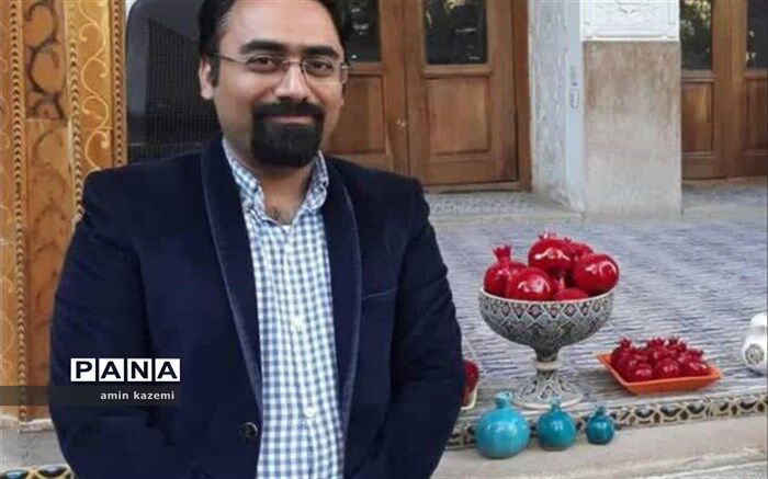 تنها نماینده  استان فارس در جمع داوران مرحله کشوری اولین دوره جشنواره علمی - پژوهشی  نجوم