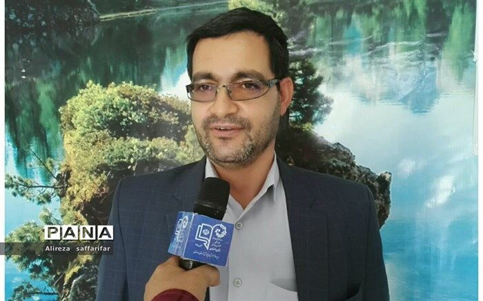 حضور دانش آموزان در کلاس ها با رعایت فاصله‌گذاری اجتماعی انجام می شود