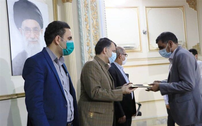 مدیر آموزش و پرورش ناحیه یک بندرعباس بعنوان مدیر برتر شهرستان تقدیر شد