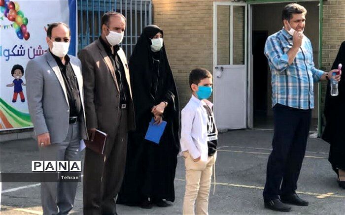 بازدیدمعاون پرورشی منطقه۳ از دبستان رازی