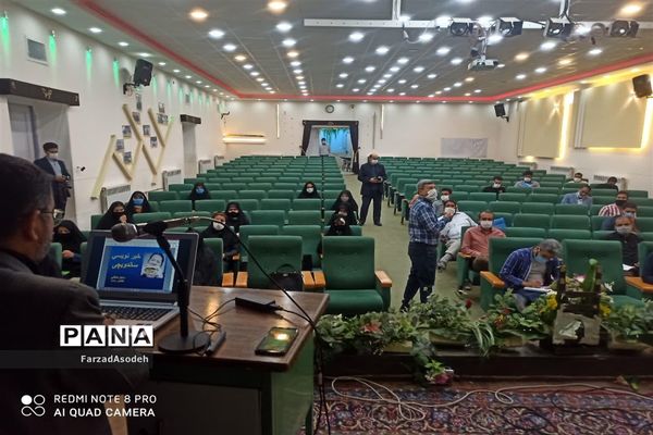 نخستین دوره آموزش مقدماتی خبرنگاری به همت بسیج رسانه در سالن شهید شهابیان کاشمر