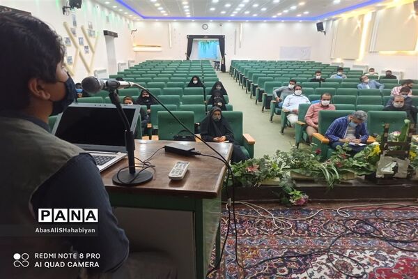 نخستین دوره آموزش مقدماتی خبرنگاری به همت بسیج رسانه در سالن شهید شهابیان کاشمر