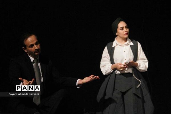 اجرای تئاتر «دوستان»